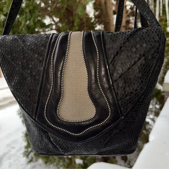 Sharif Black and Cream Textured Shoulder Bag